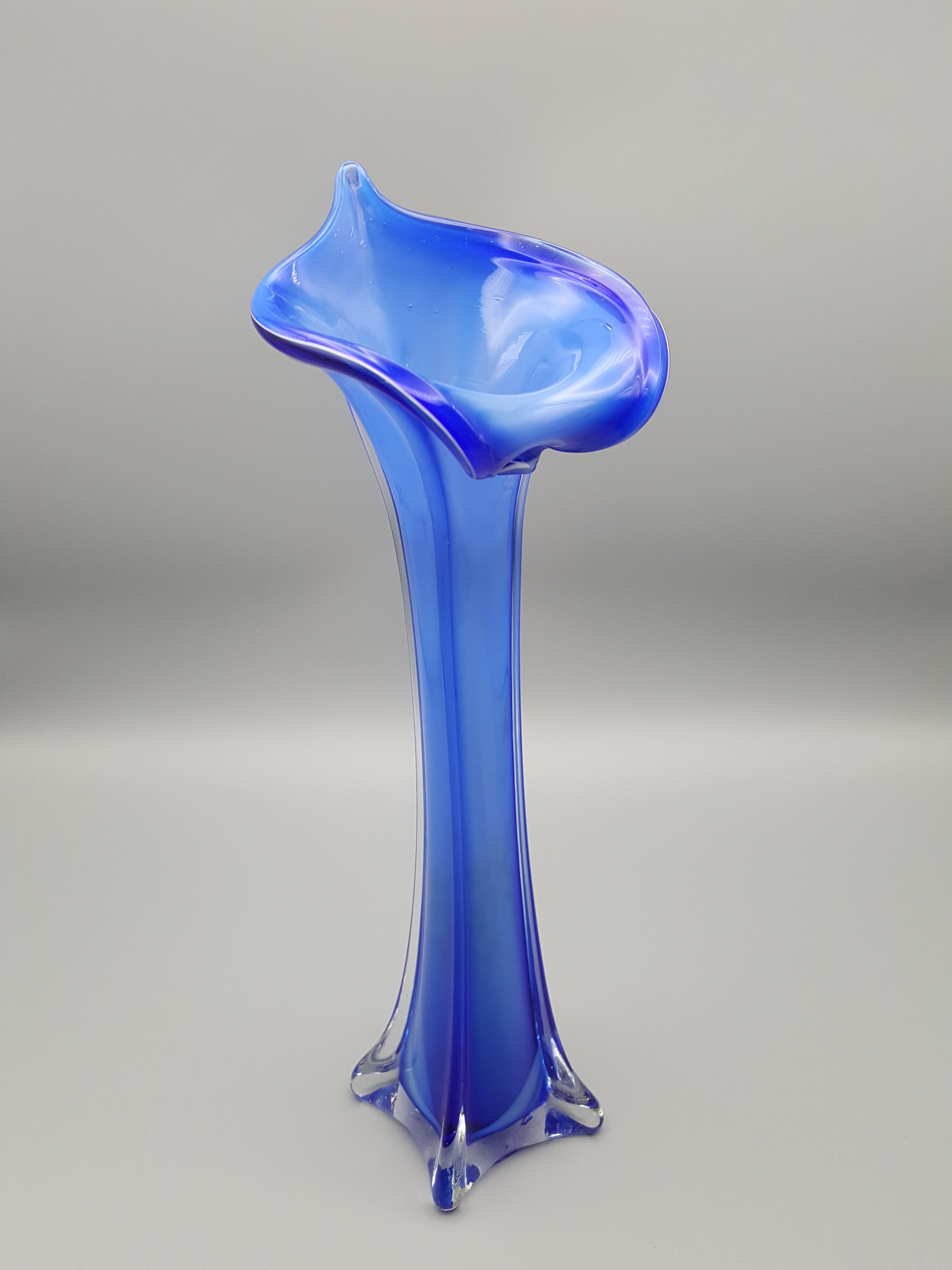 Paire de vases en verre soufflé soliflore vert et bleu