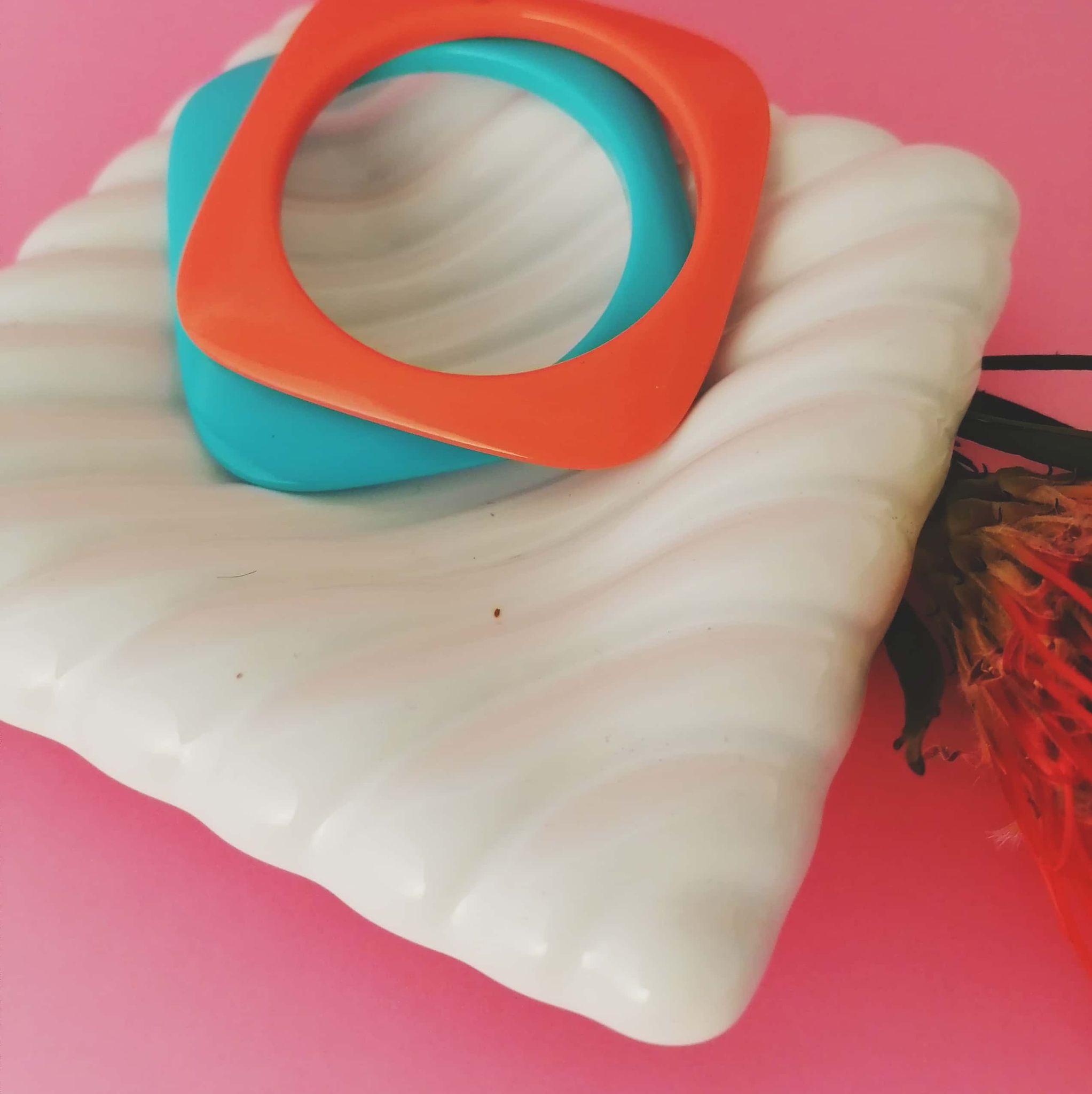 Empty ceramic pocket