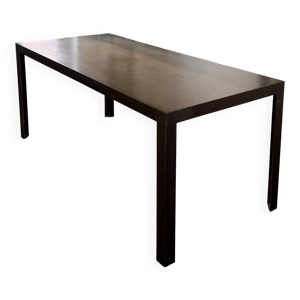Table à manger en métal
