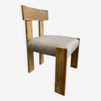 Chaise en bois massif avec assise aspect lin