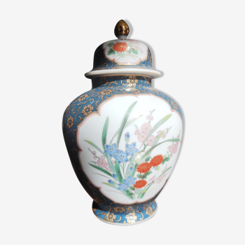 Japanese vase or urn