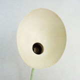 Green metal saucer desk lamp orientable. Year 50