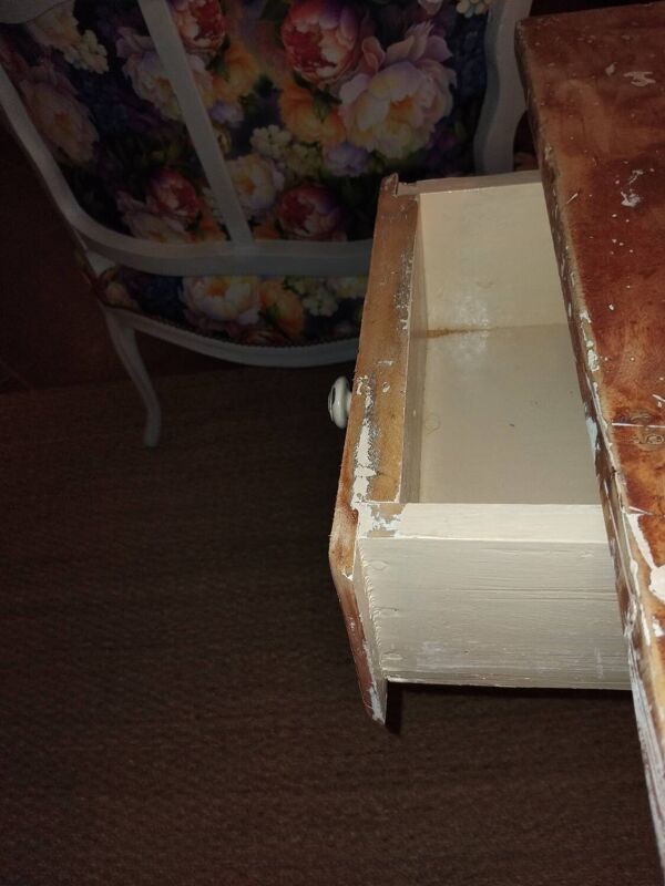 Petite table ancienne shabby chic