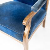 Armchair upholstered with blu velvet and mahogany designed by Frits Henningsen. The chair is great v