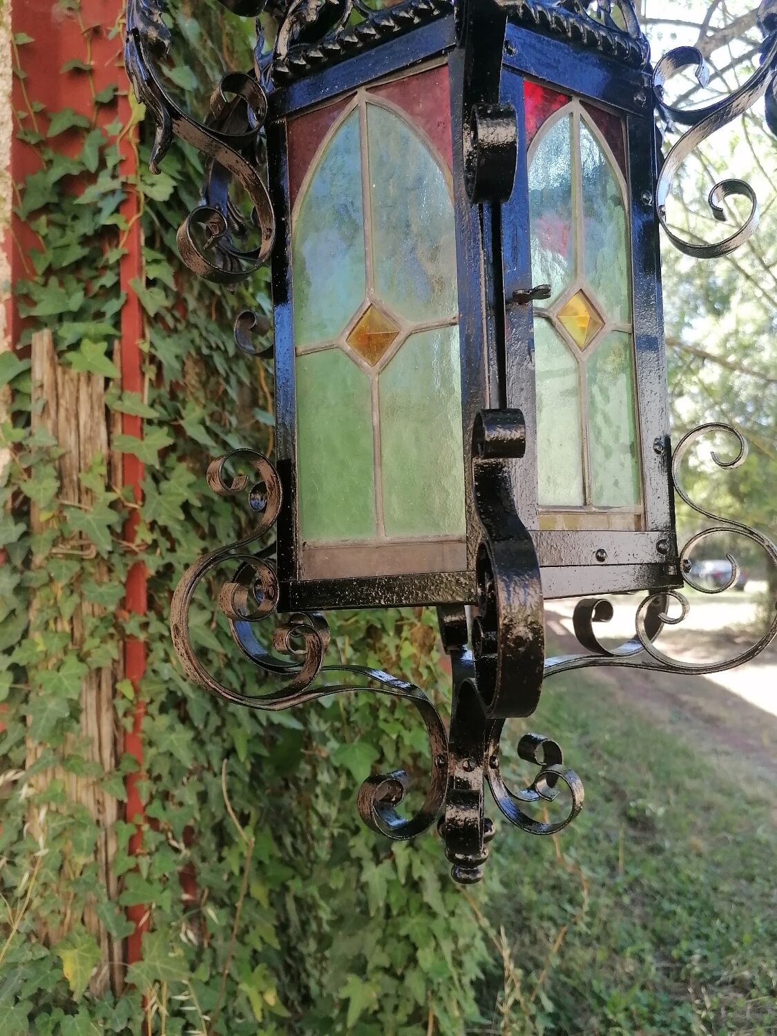 Ancienne lanterne en vitrail et fer forgé du 19ème