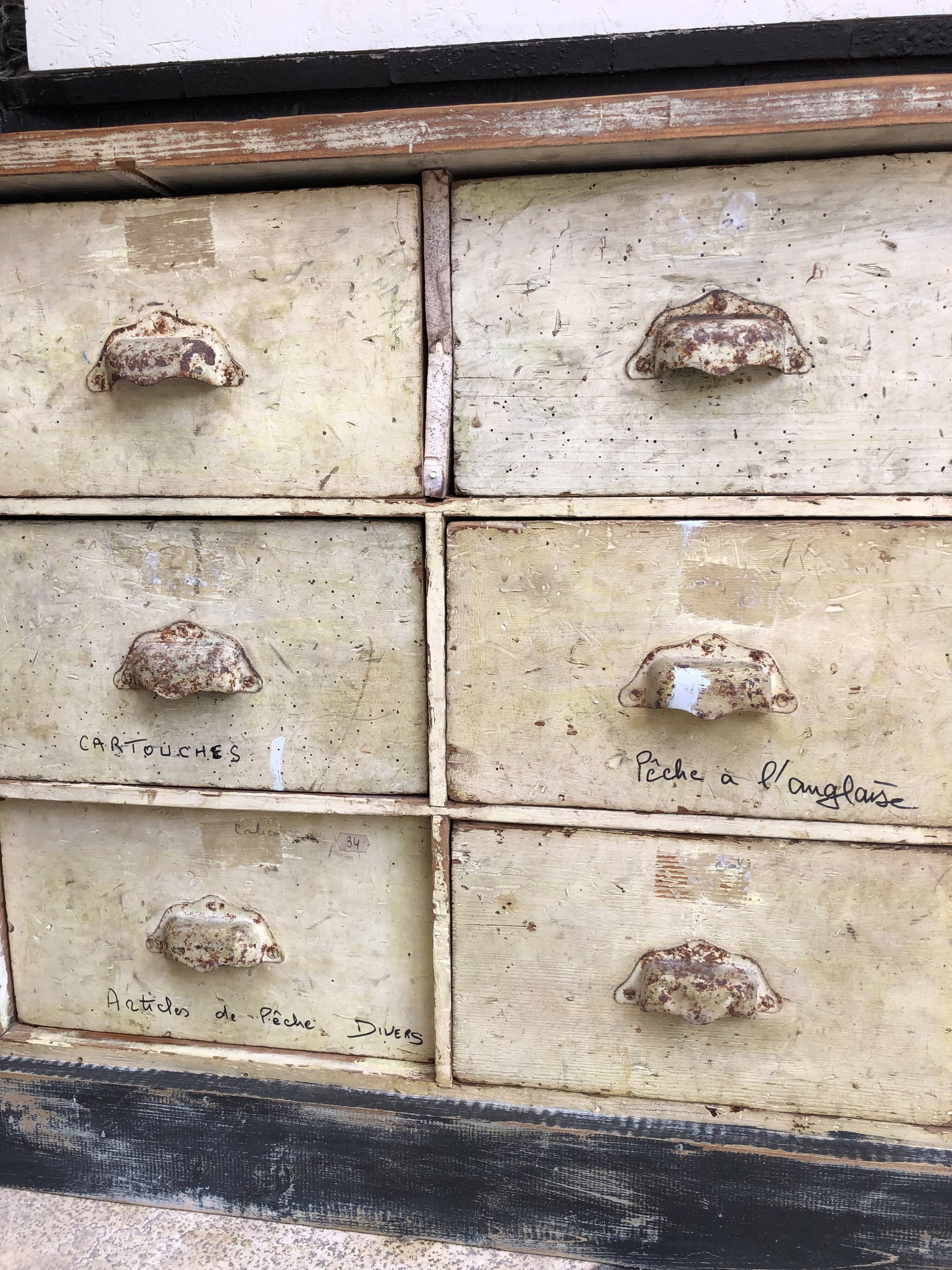 Trade cabinet with drawers