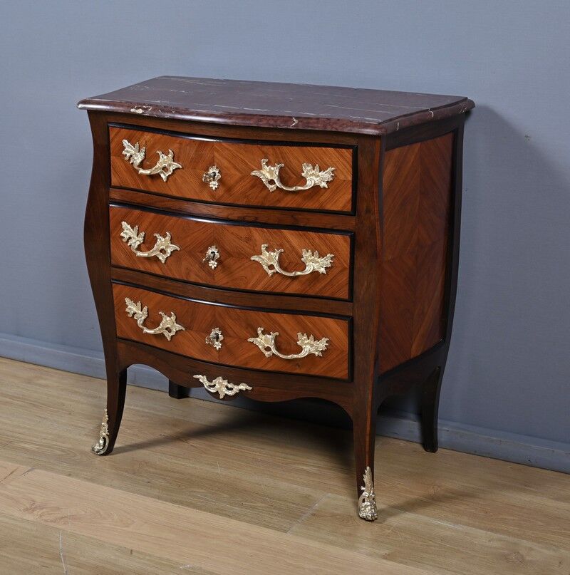 Small marquetry chest of drawers, Louis XV style – mid 19th century