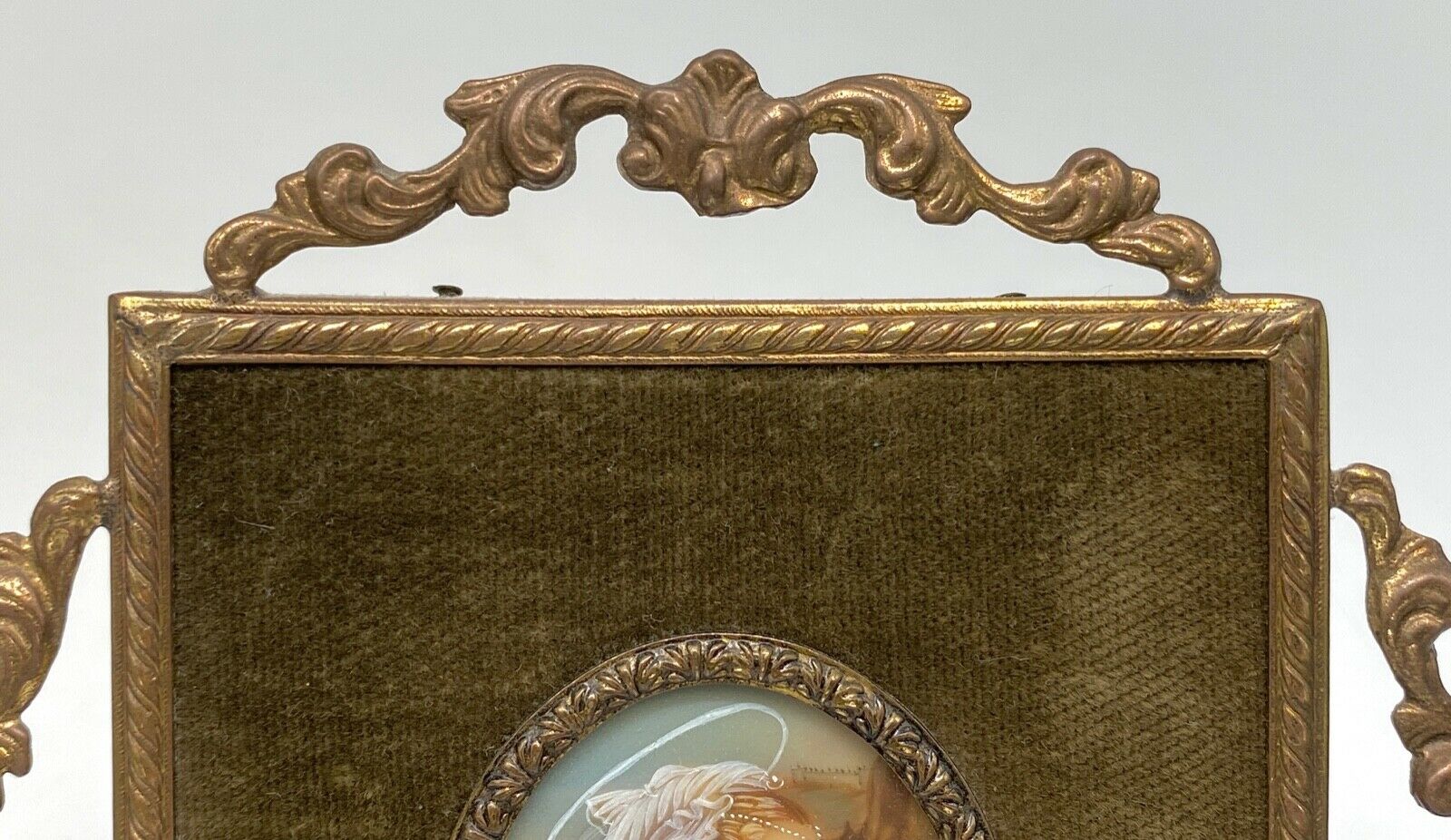 Miniature vierge en priere 1900 velours rose dore peinte a la main