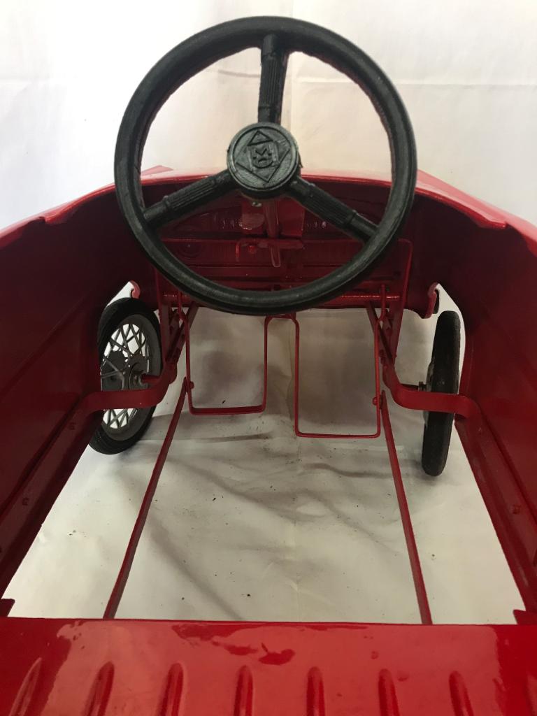 Pedal car