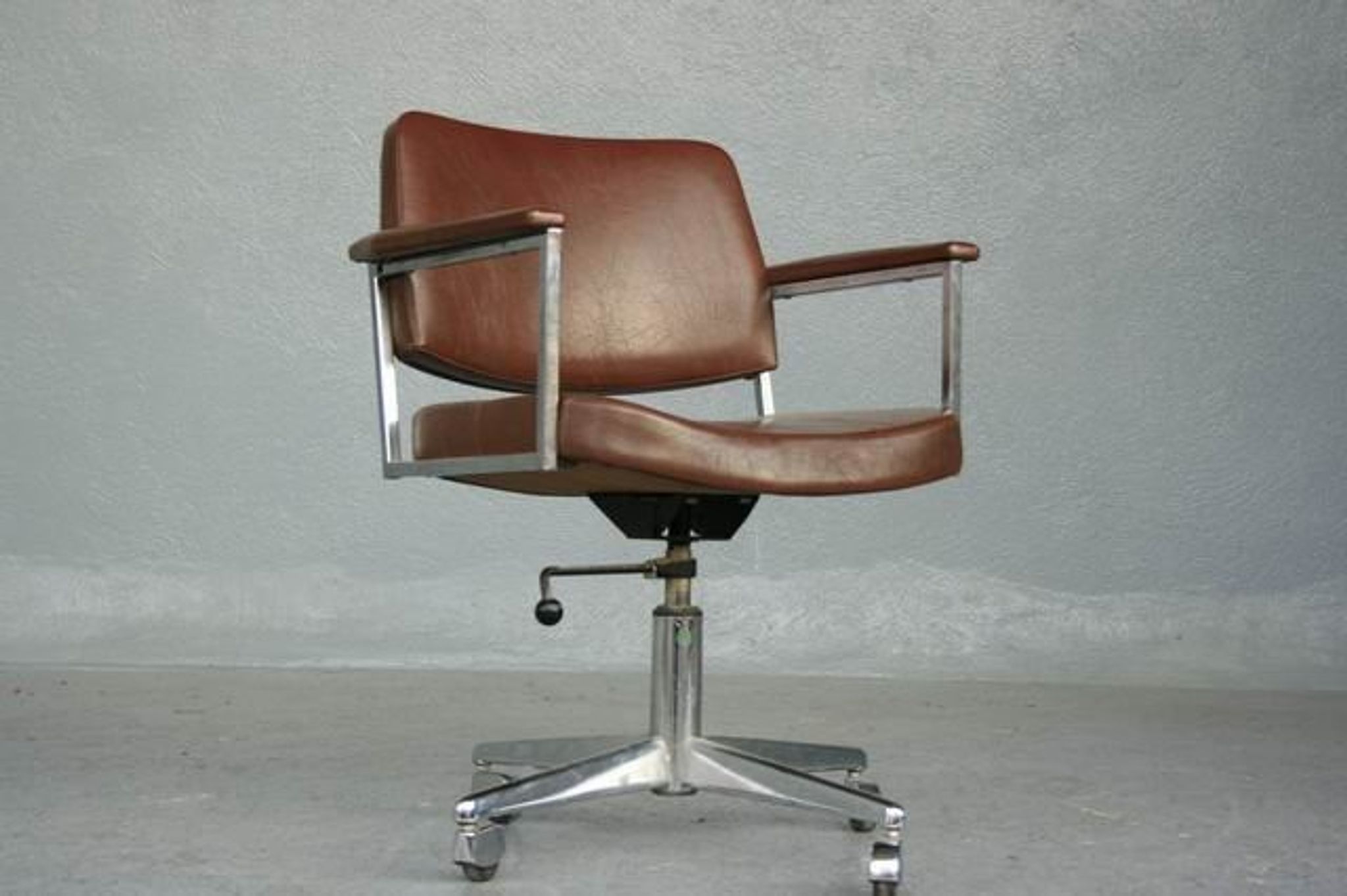 1960 good condition leather Executive Chair