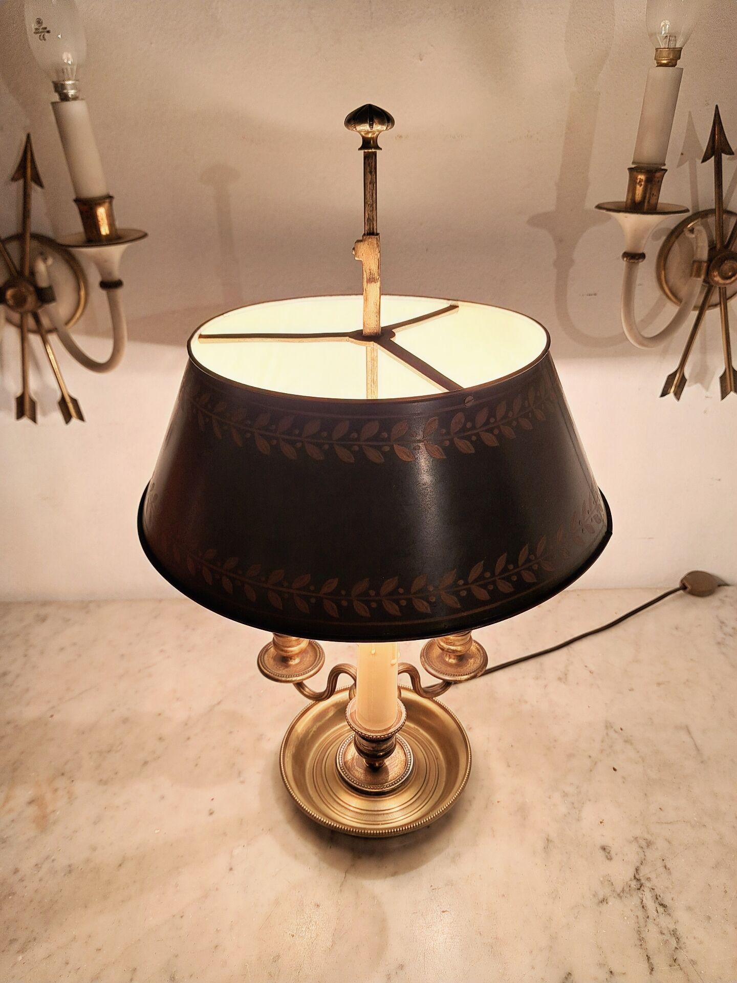 Gilded bronze and painted tin bouillotte lamp