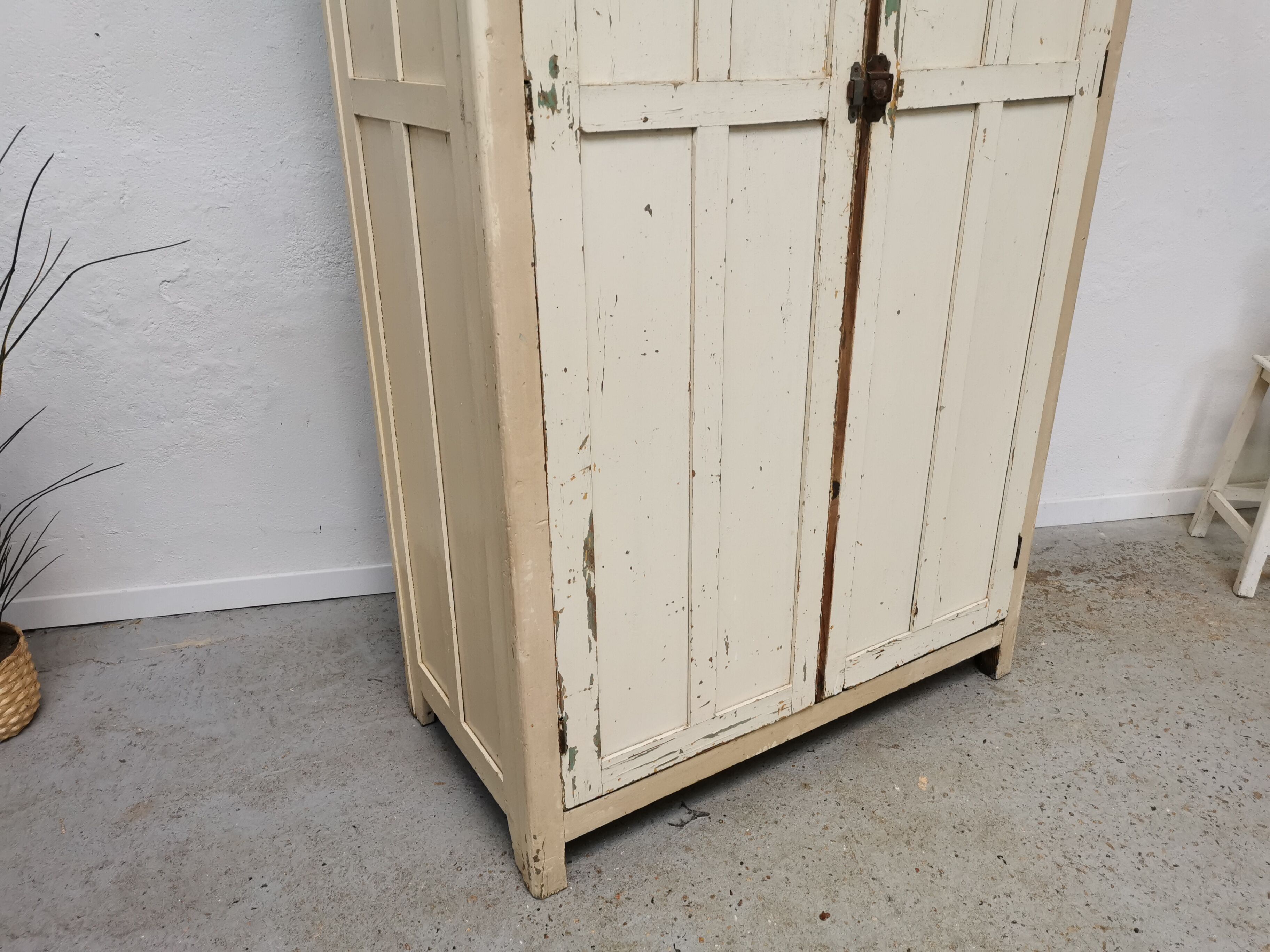 Armoire parisienne