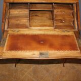 Bureau dos d'âne Louis XV en noyer XVIII siècle