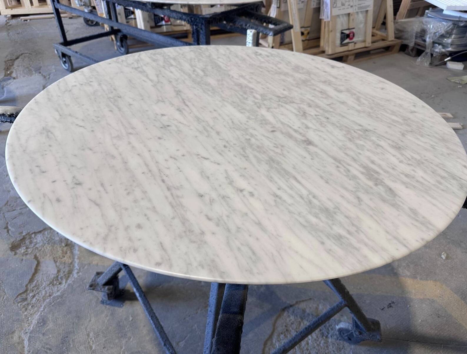 Original Knoll Tulip 107cm round Eero Saarinen Statuarietto matte LIKE NEW!