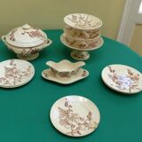 Lot plates, soupiére, stackable cups and sauciére