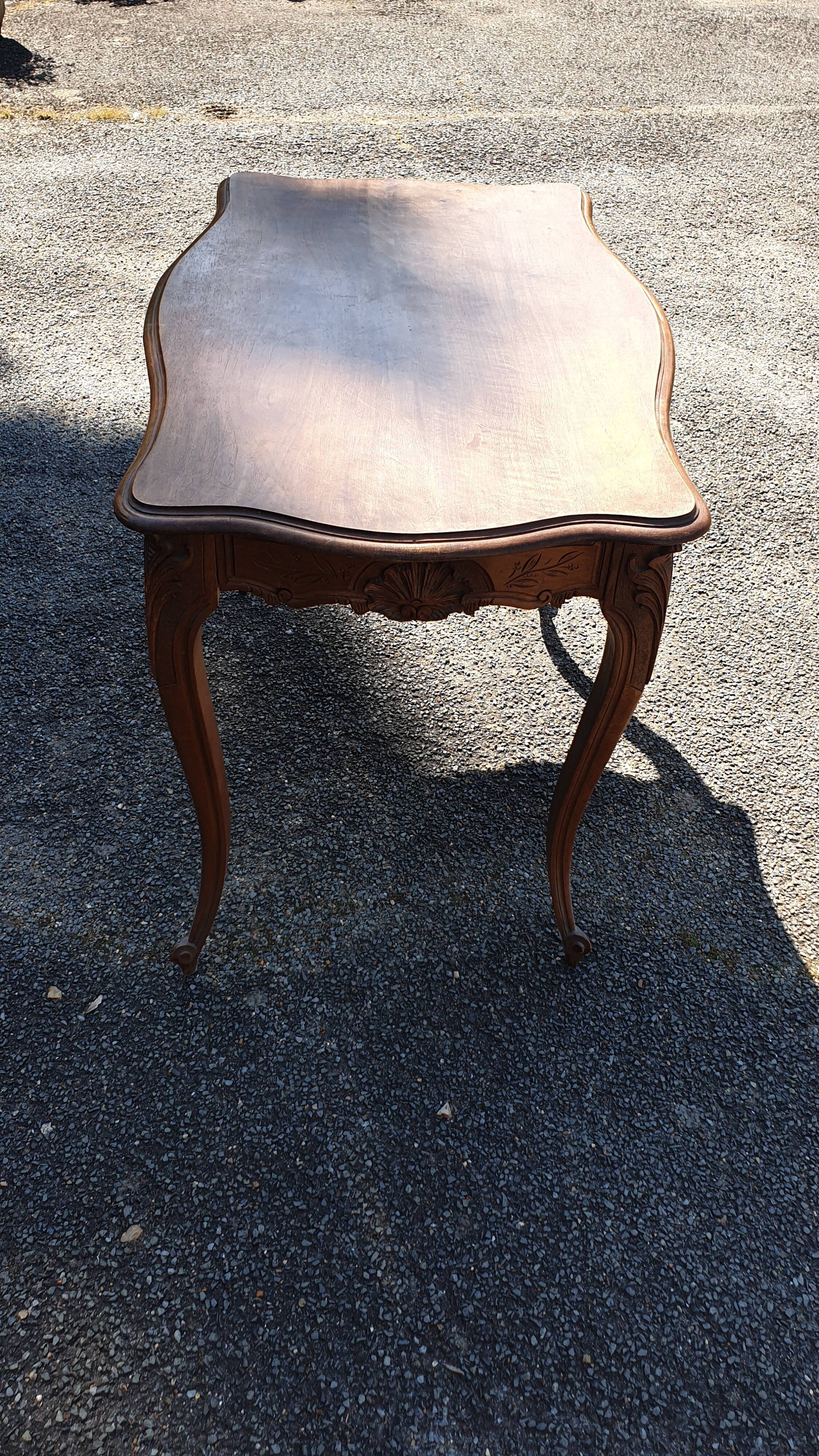 Middle table louis xv
