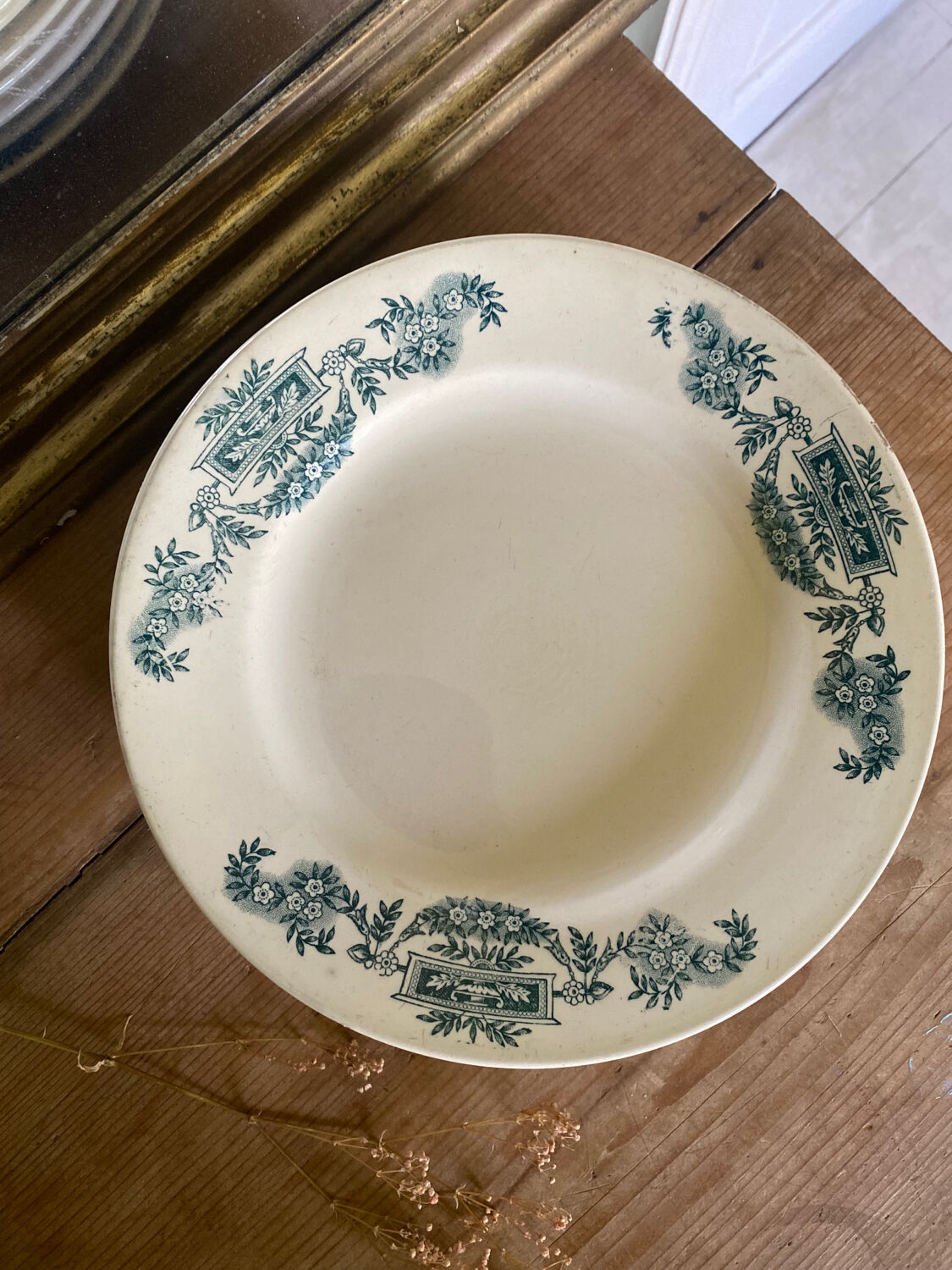 6 flat plates old iron earth Lutetia Longchamp