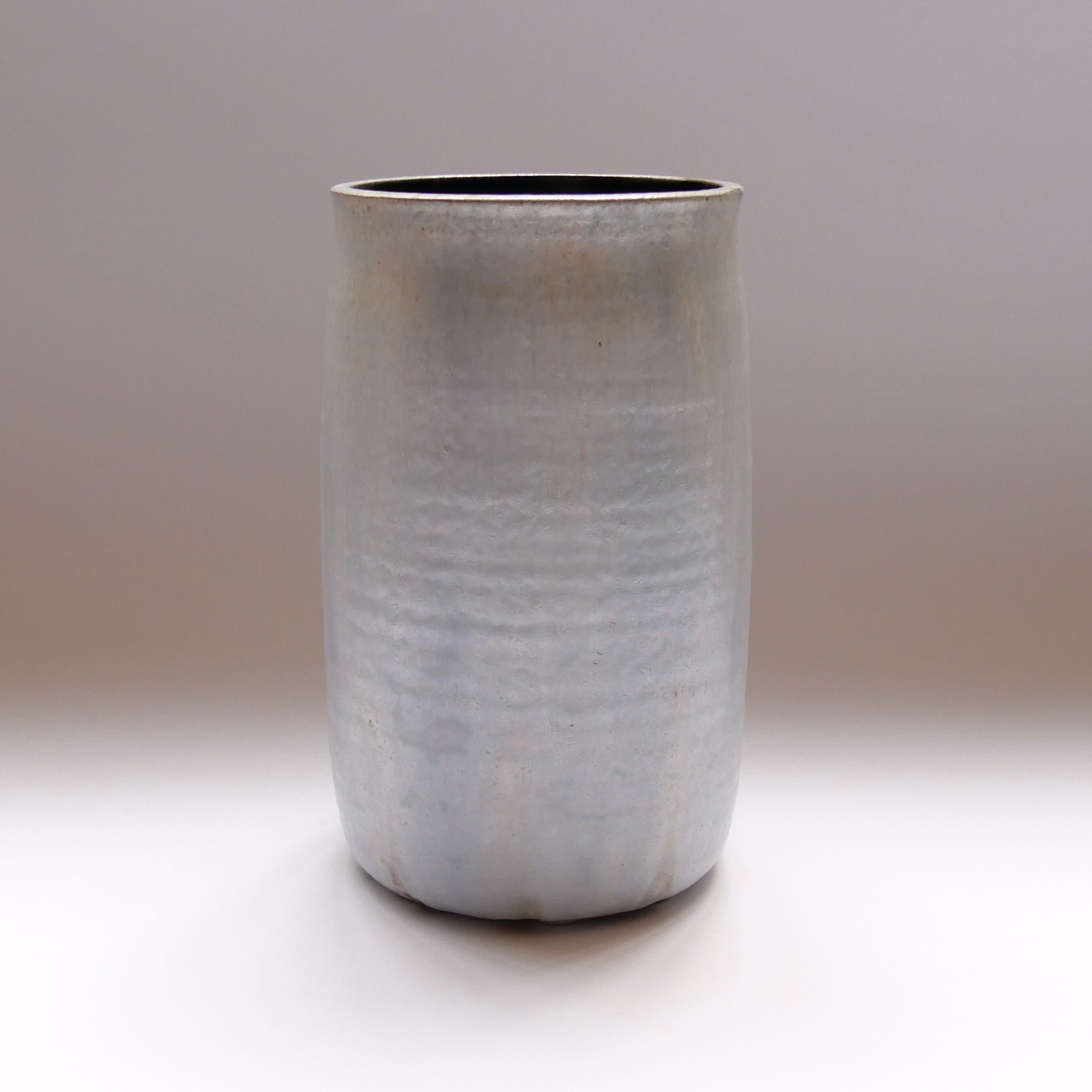 Sandstone vase - Miep Sybesma de Bay - 1990's