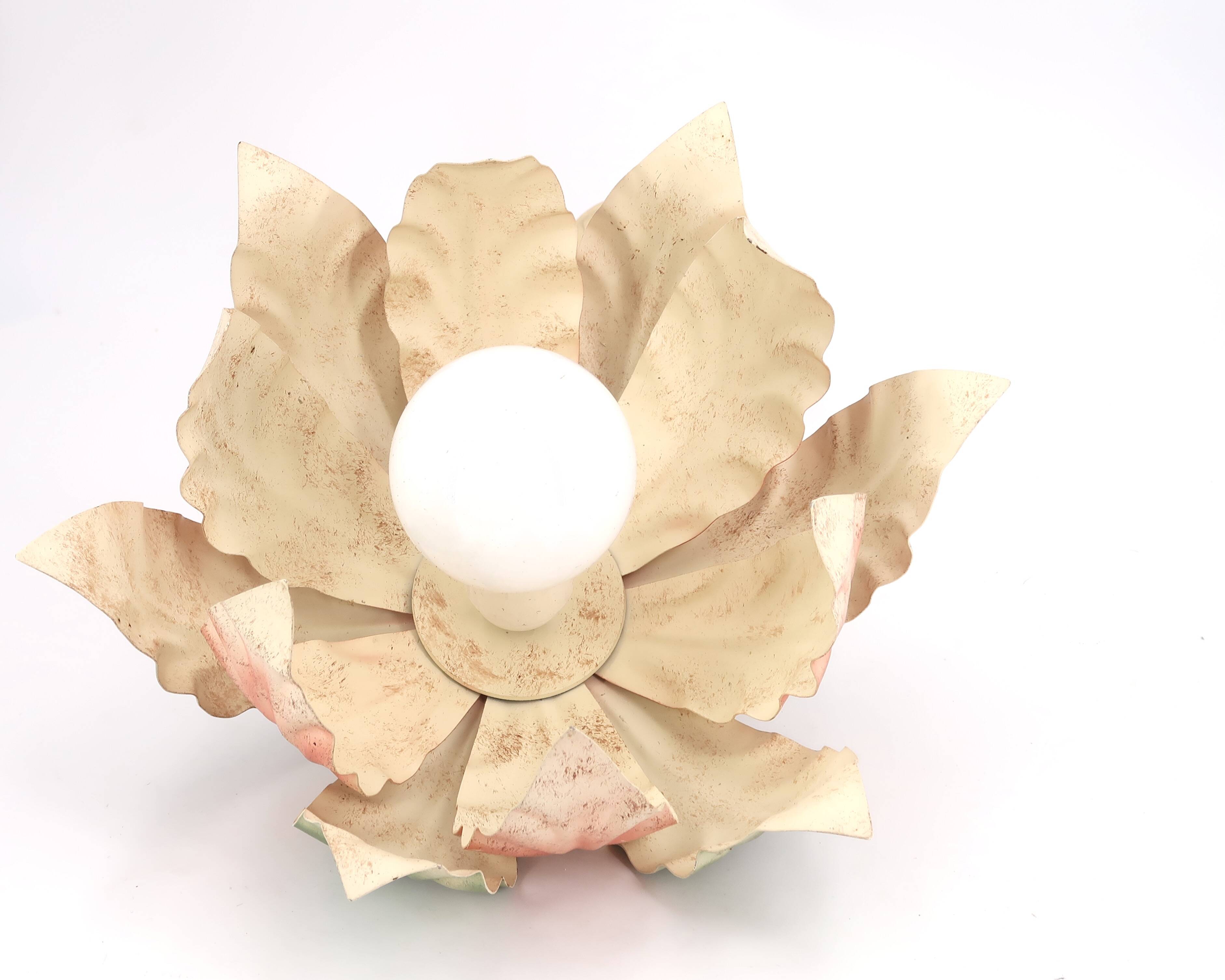 Flower and leaf suspension in pastel tones, 80s