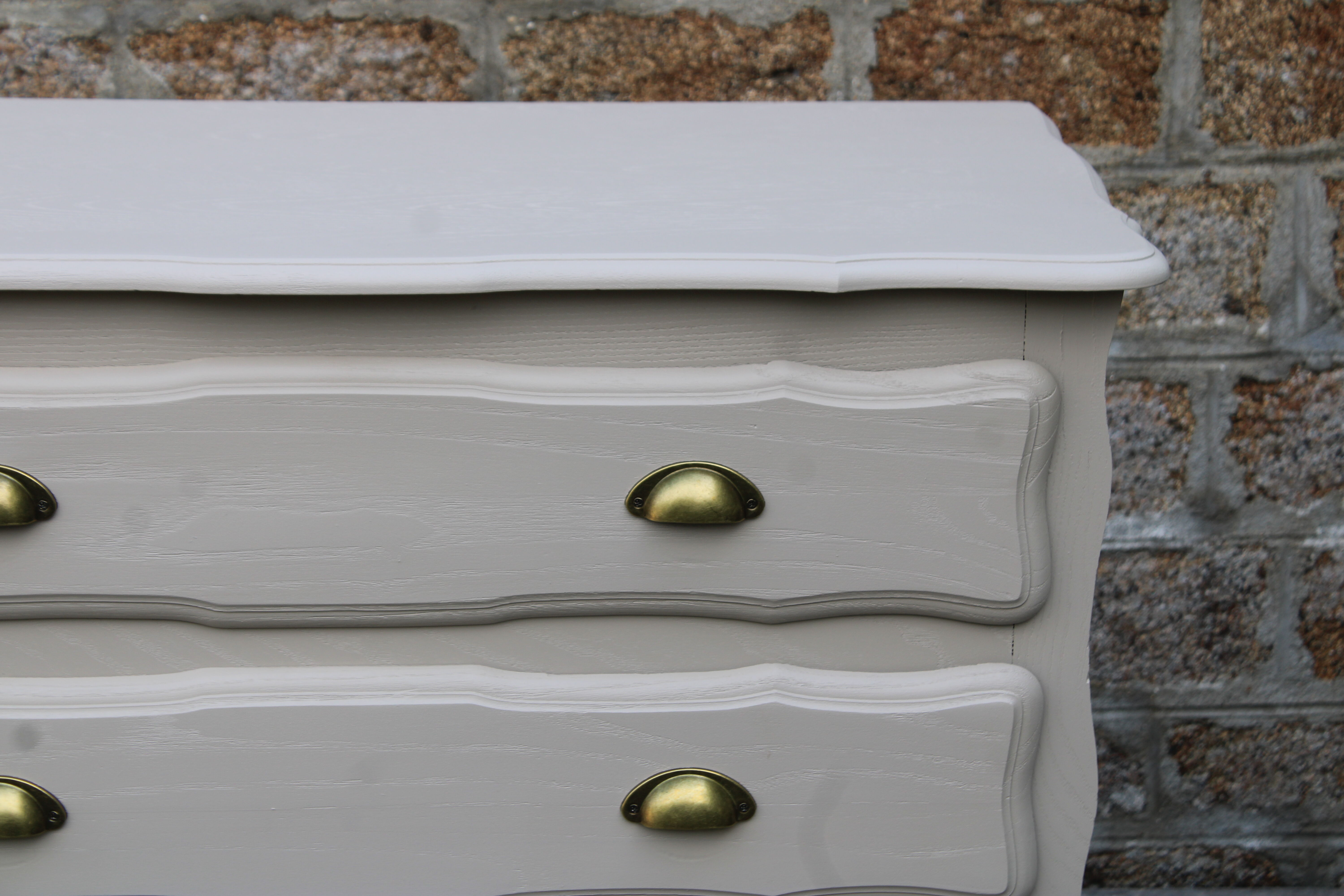 Commode vintage rénovée Greige Galuchat – Style campagne chic
