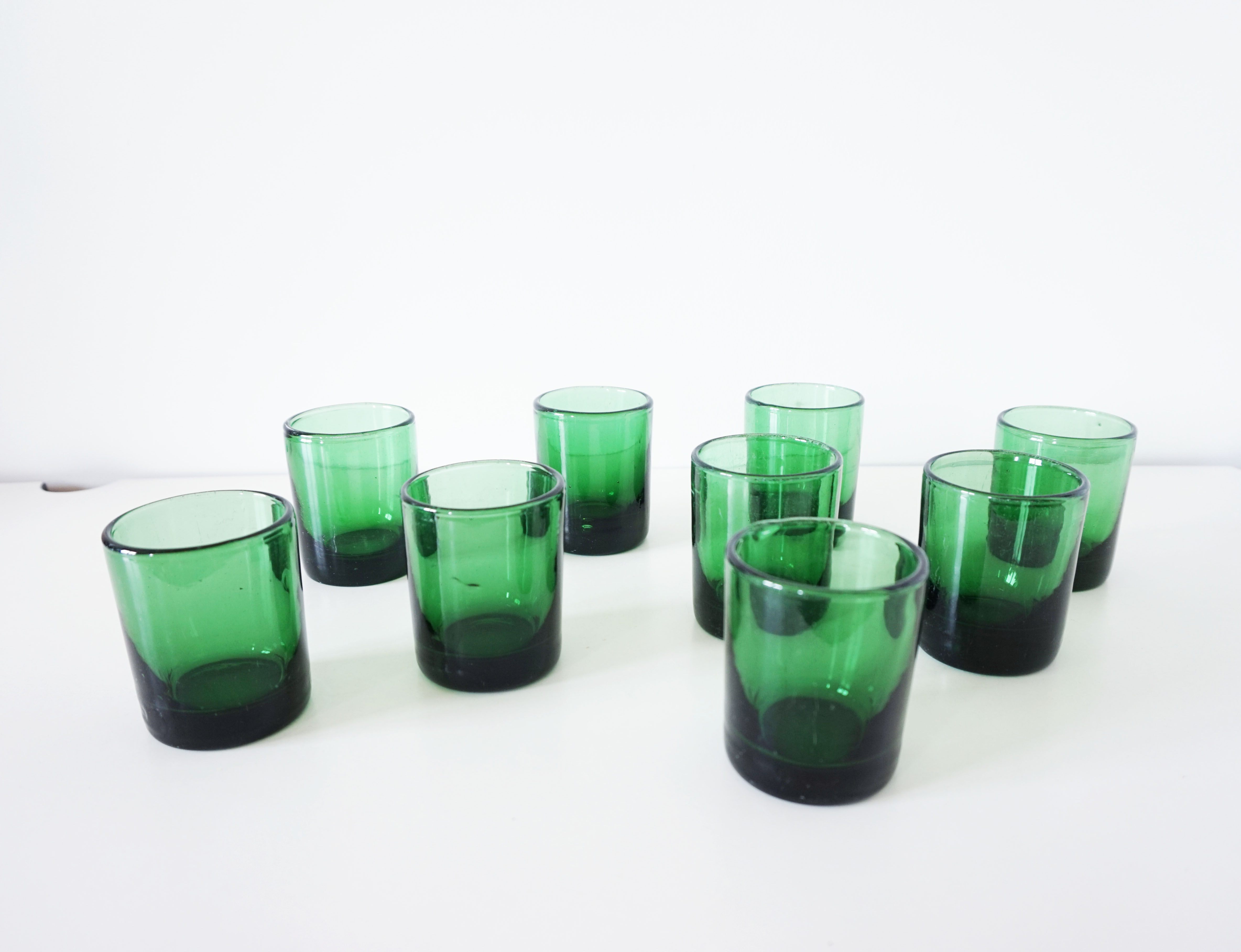 Lot de 9 verres à eau en verre soufflé vert