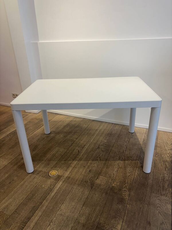 Table blanche Kartell