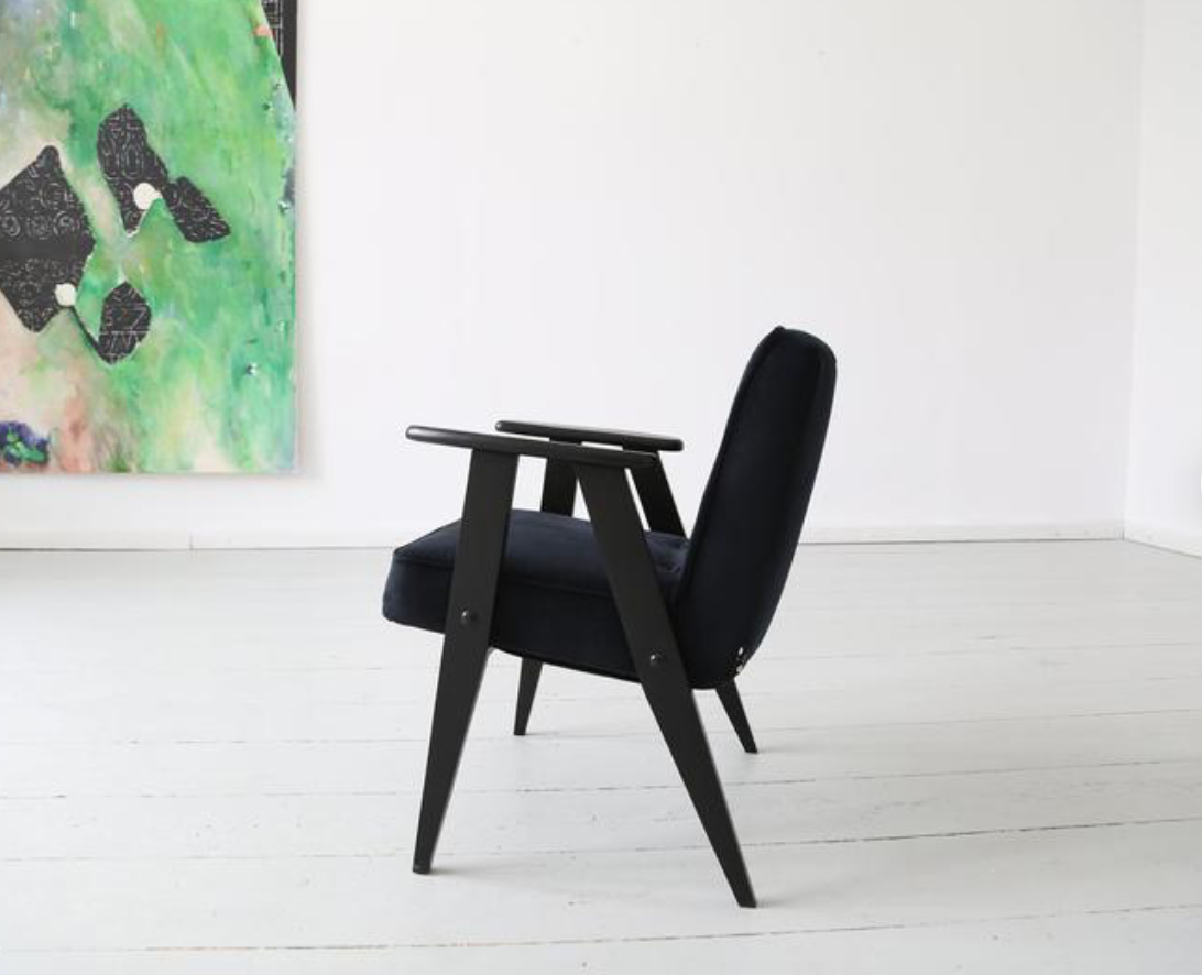 Fauteuil polonais "366" du milieu du siècle en noir, conçu en 1962 par J. Chierowski