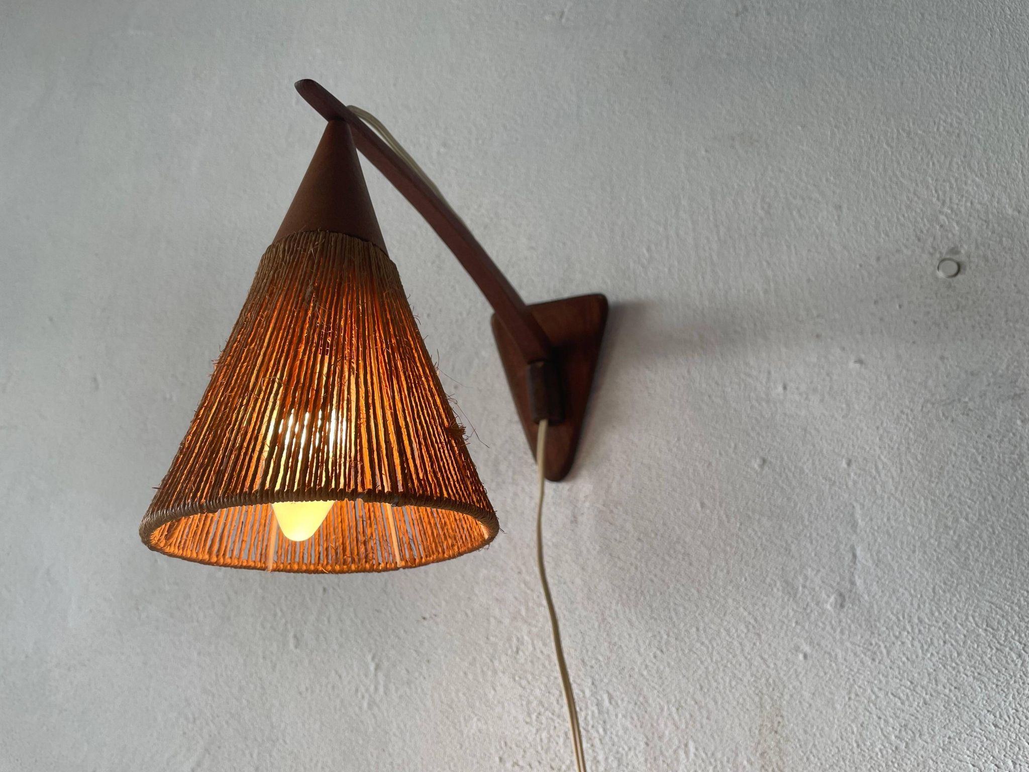 Teak wall lamp with natural ropes by Ib Fabiansen for Fog & Mørup, 1960s, Denmark.