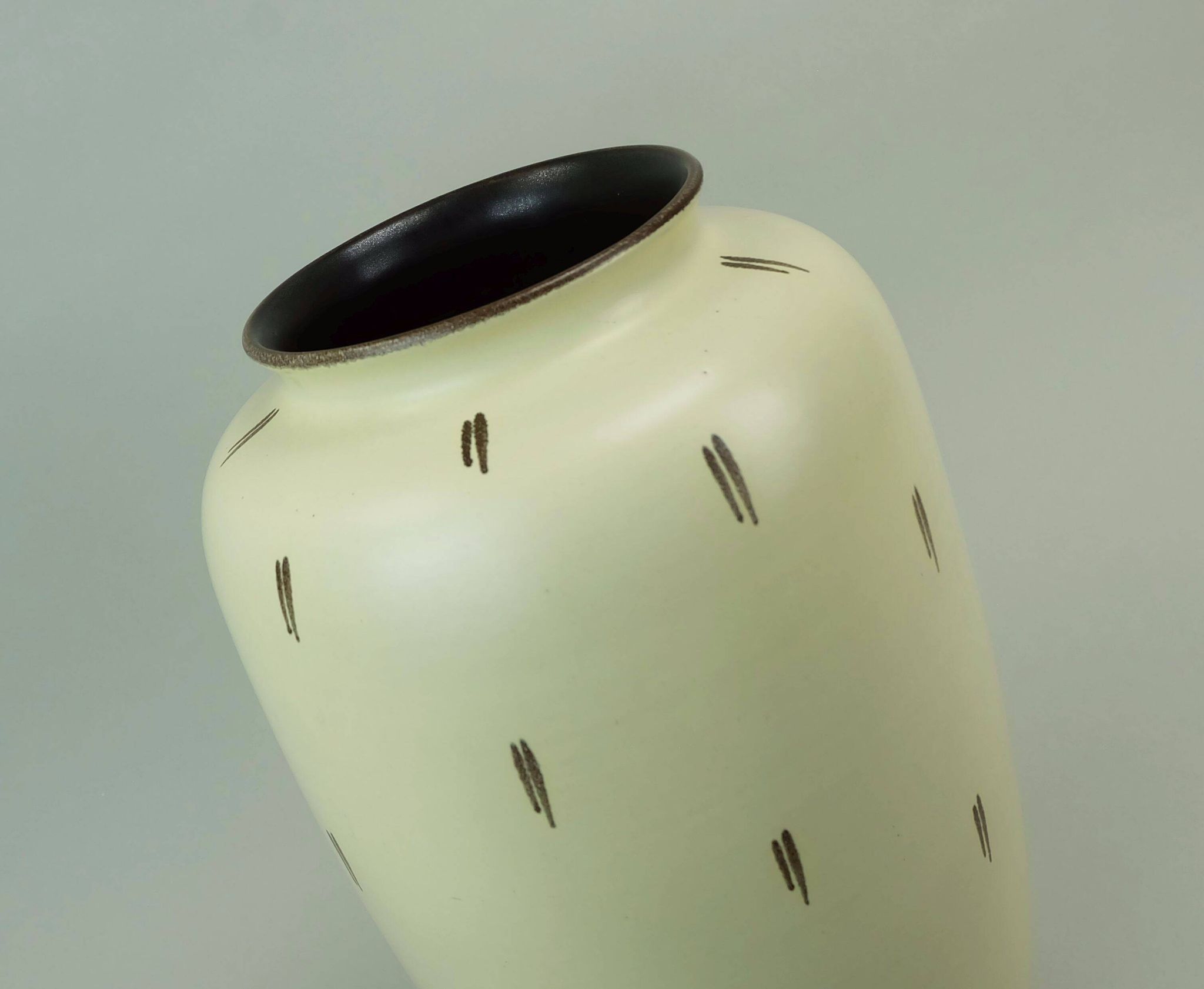 large mid century ceramic FLOOR VASE 1950s fritz van daalen, model 81/10A