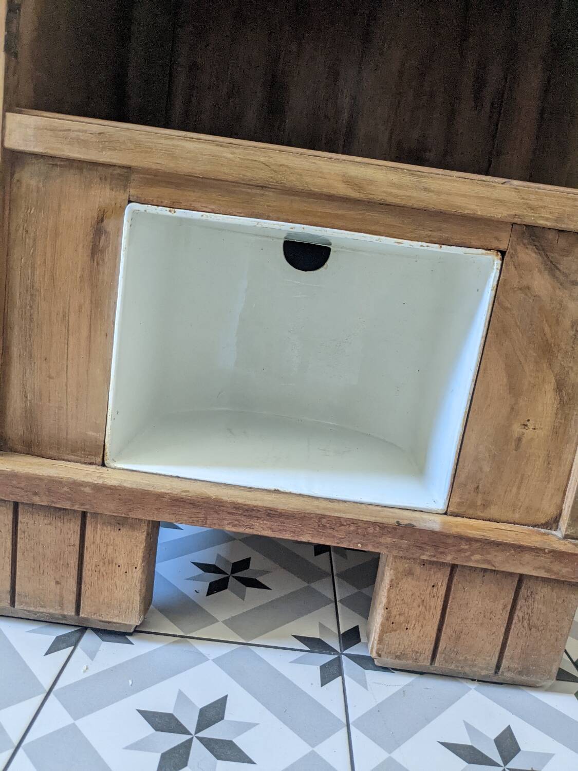 Small occasional piece of furniture