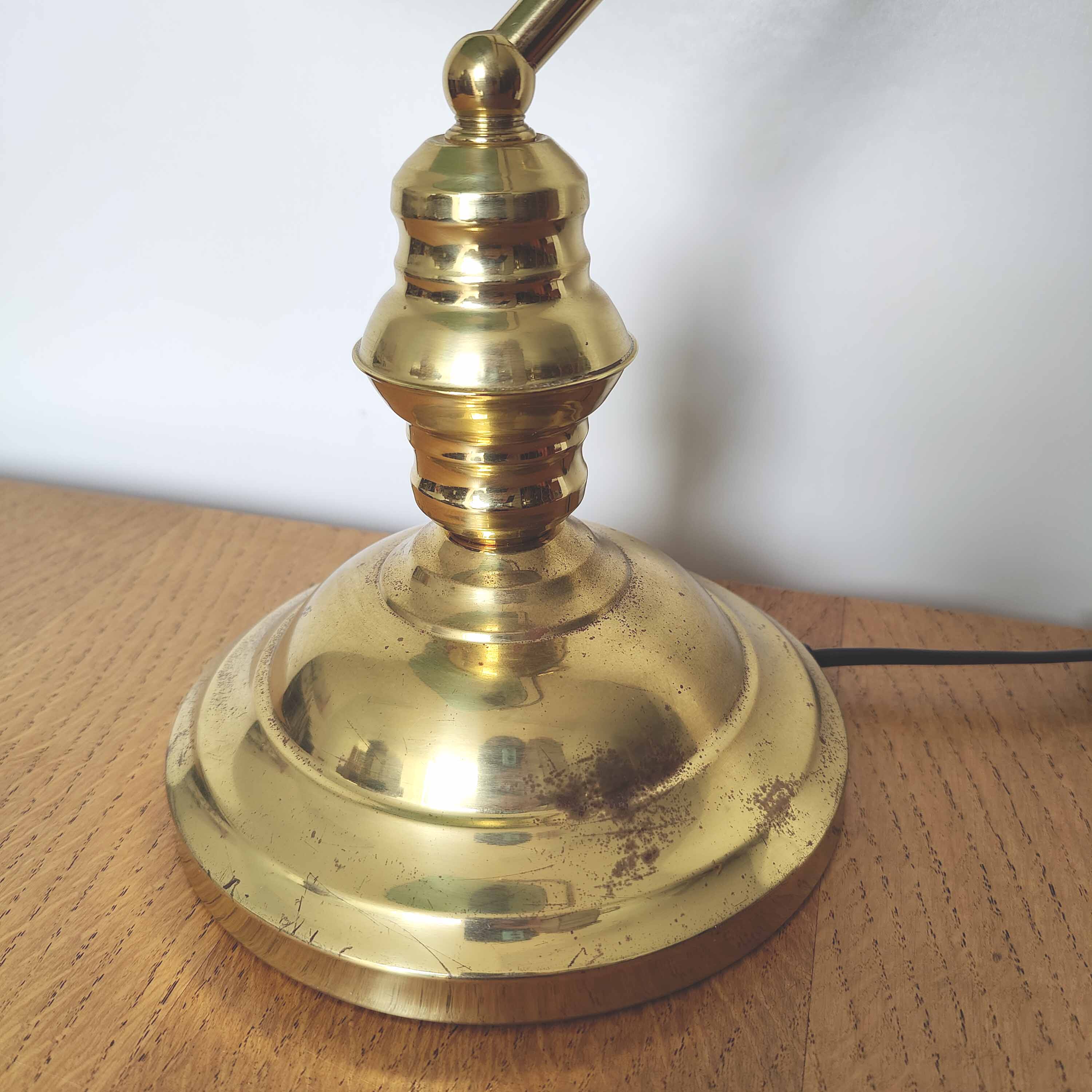 Green opaline banker lamp