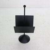 Porada Arredi Black Metal Minimalistic Magazinine Rack, 1980's, Italy