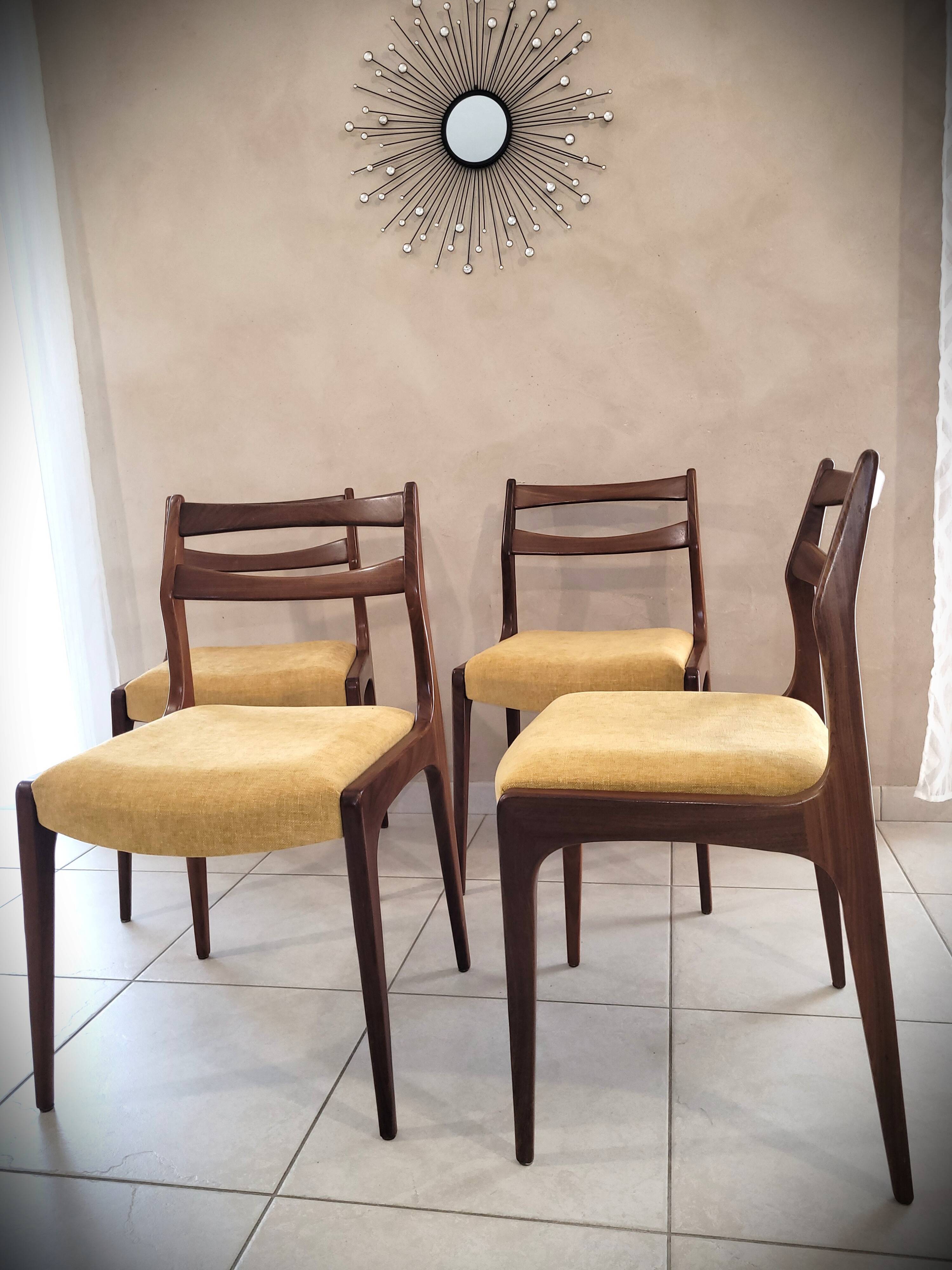 Set of 4 teak chairs with fabric seat in Scandinavian style.