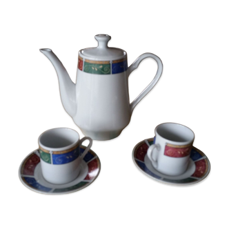 Coffee service cups, saucers and coffee maker