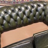 Chesterfield 2-seater green leather sofa from the 1980s