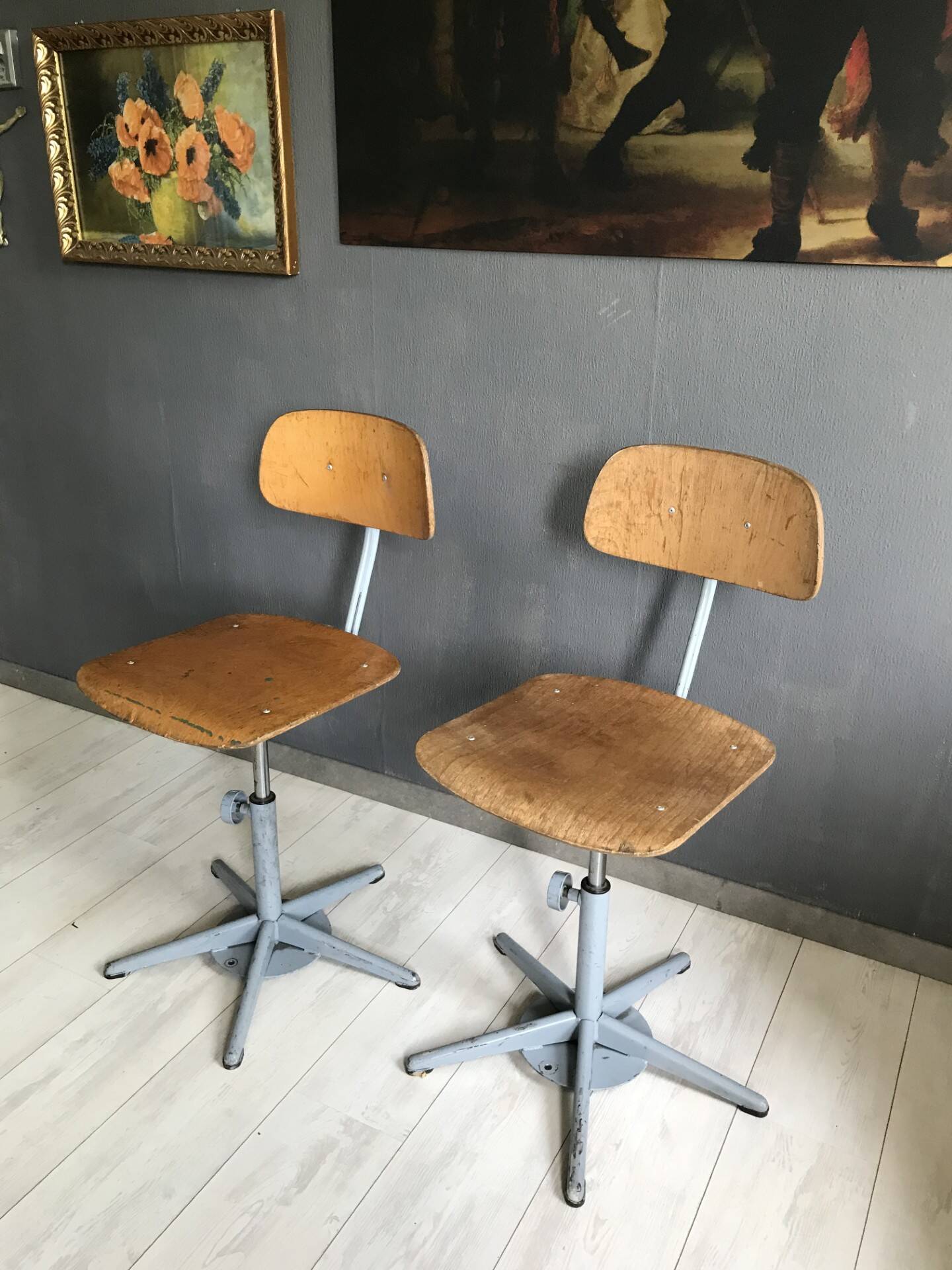 2 x Ahrend task chairs from Cirkelvintage