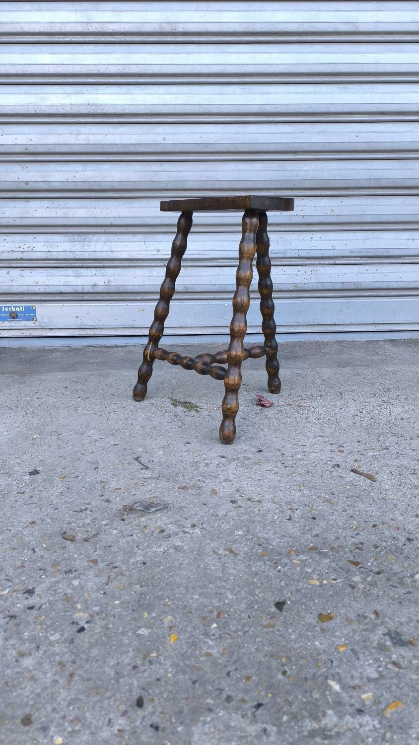 Tripod stool