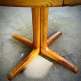 60s/70s round and extendable pine dining room table