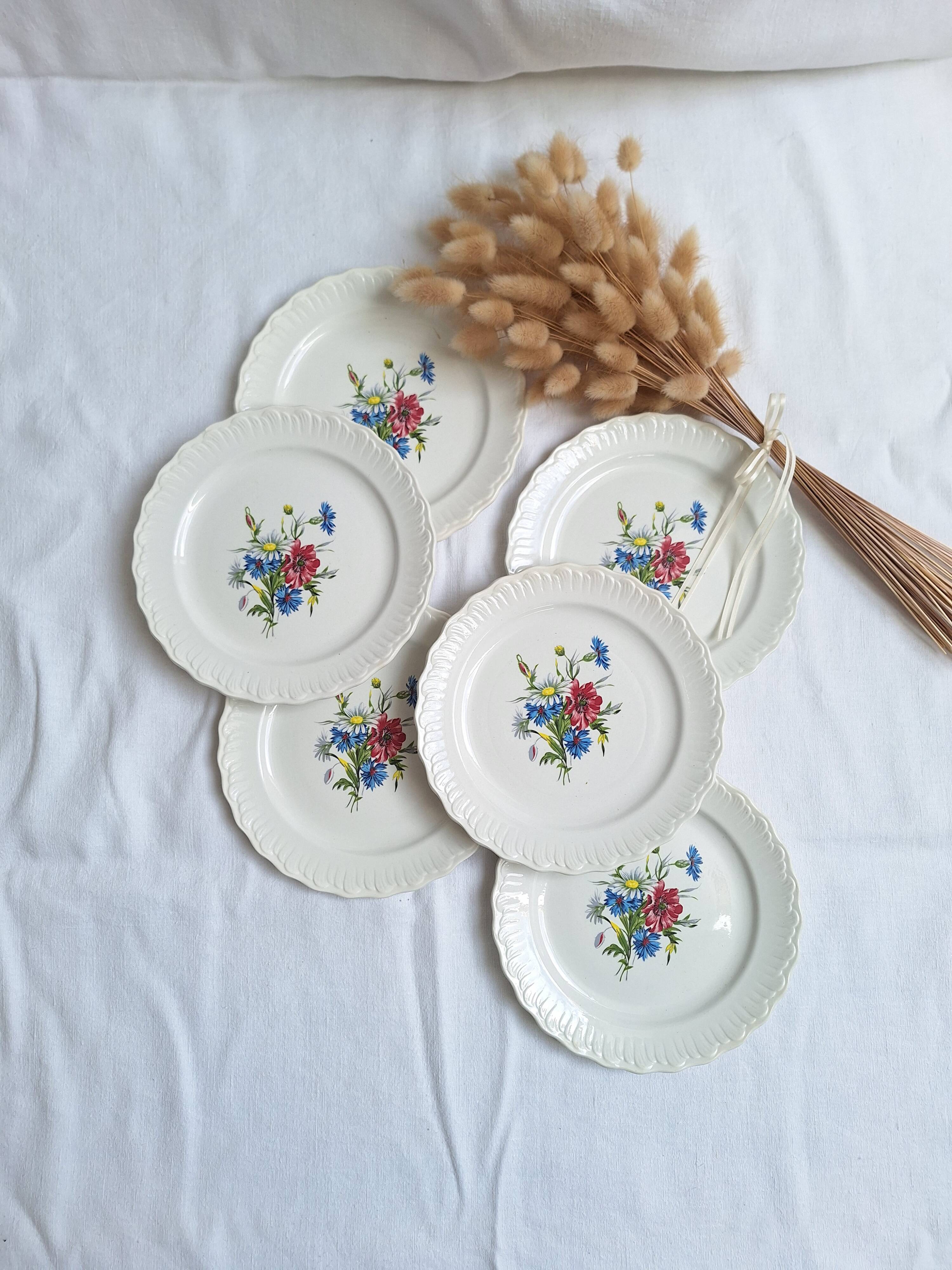 Assiettes à desserts à fleurs vintage