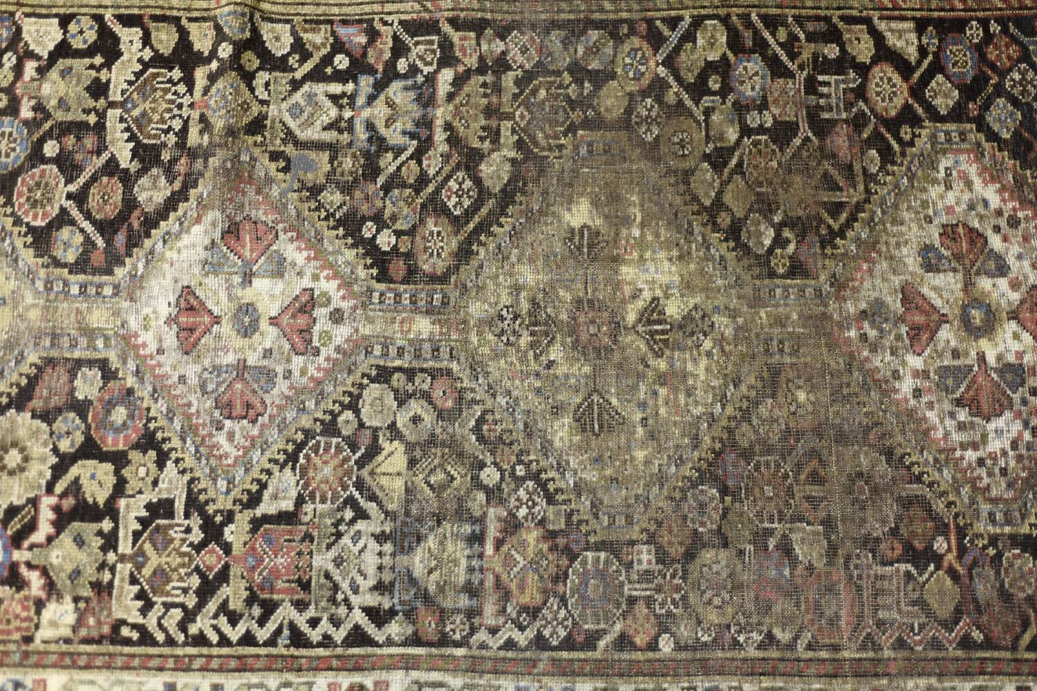 Handwoven oriental Qashqai nomadic rug, 1920s