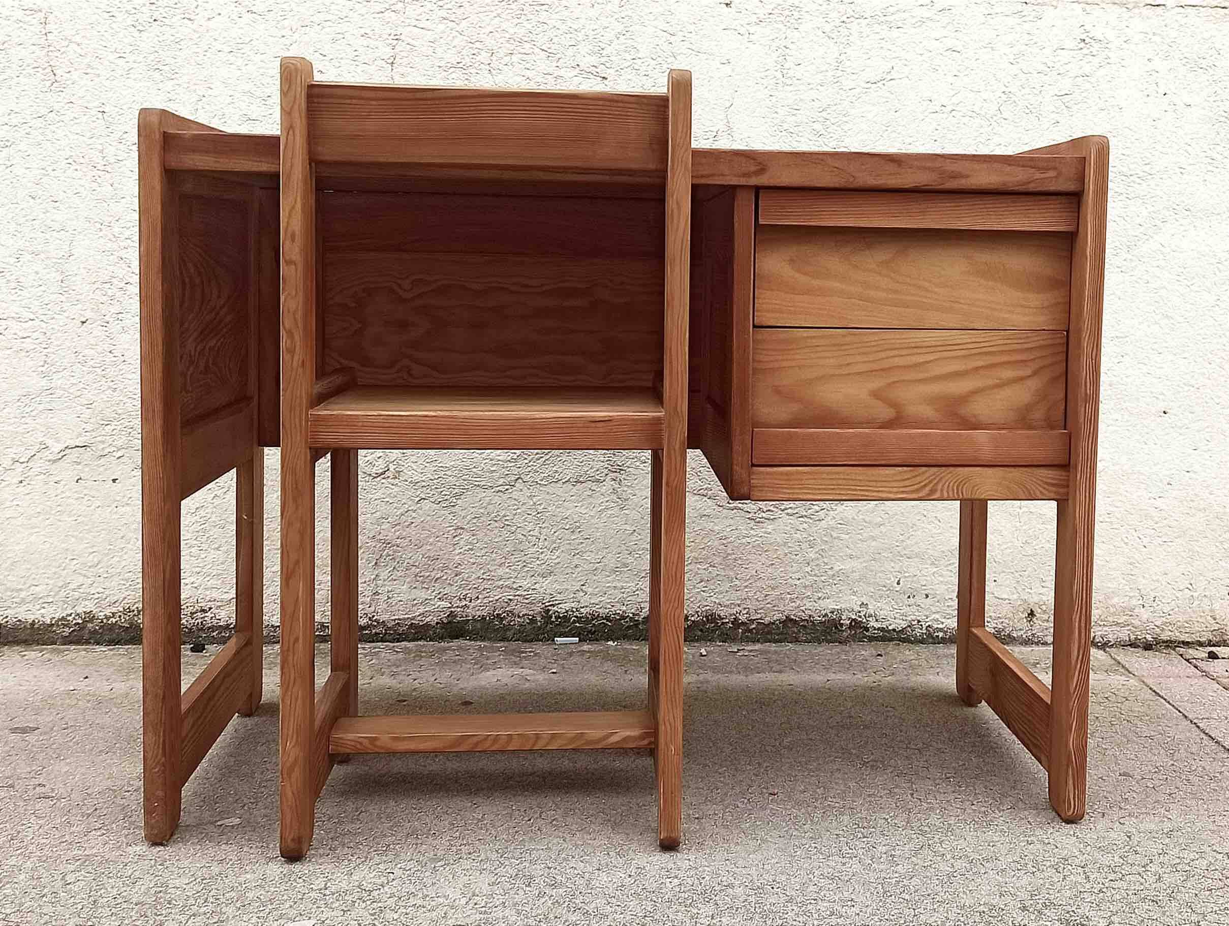 Desk and its brutalist style chair Sled legs 70s