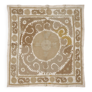 Nappe brodée à la main vintage 137x147 cm