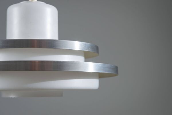 Suspension Doria en verre opalin et aluminium