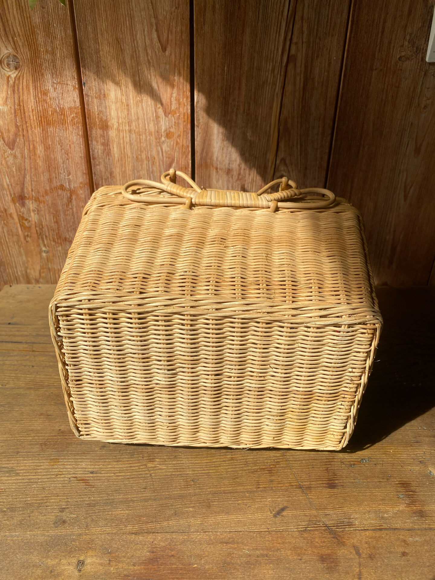 Valisette en rotin vintage