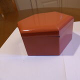 Octagonal box in lacecan