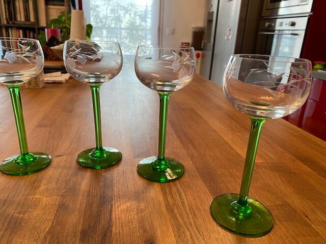 Set of 6 Engraved Glasses with Green Legs