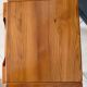 Table de chevet en orme massif – Maison Regain