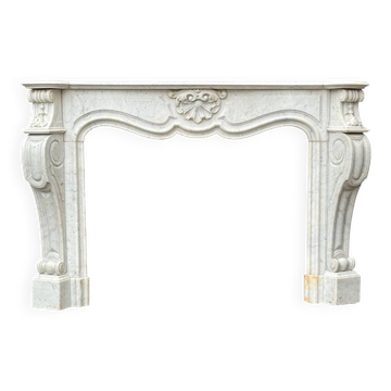 Cheminée de style Régence en marbre blanc de Carrare, vers 1880