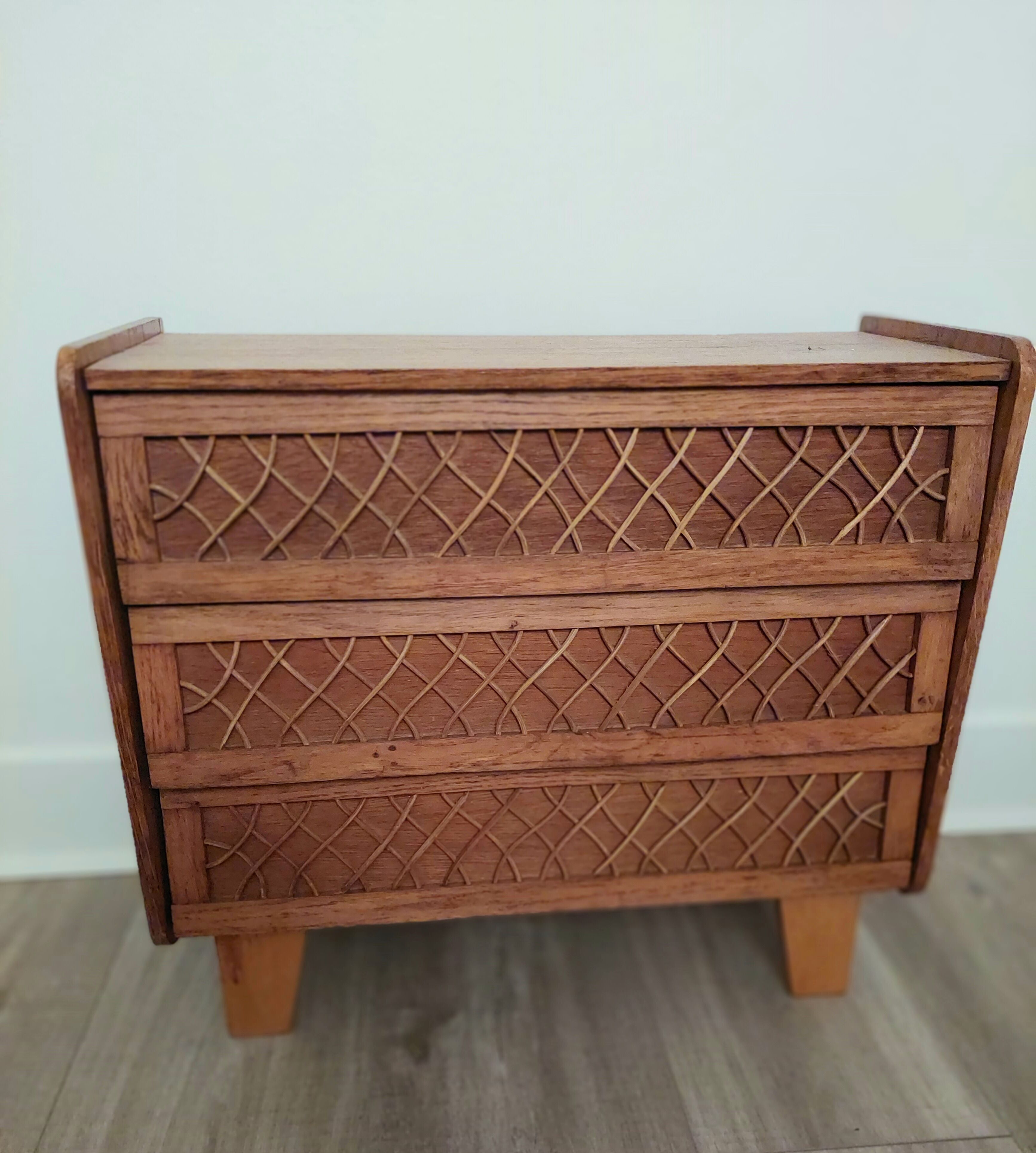 Chest of drawers typical vintage doll 60