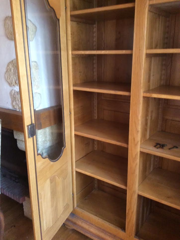 Solid wood bookcase 2 doors